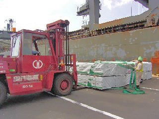 港湾荷役風景